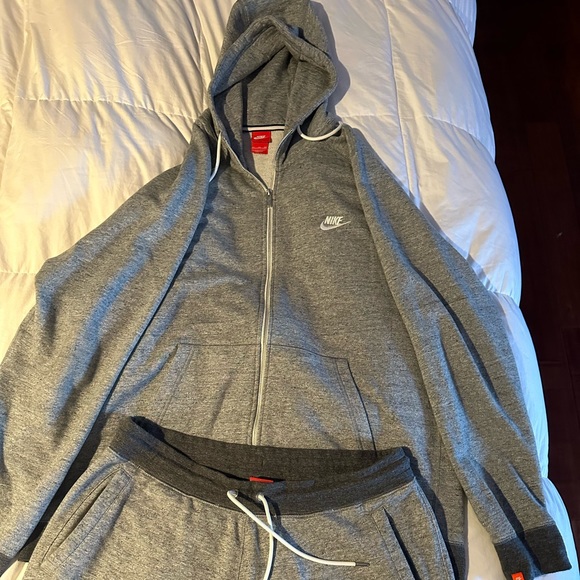 Men’s Nike Tracksuit Size XXXL used sparingly possibly 6 times! - Picture 4 of 4